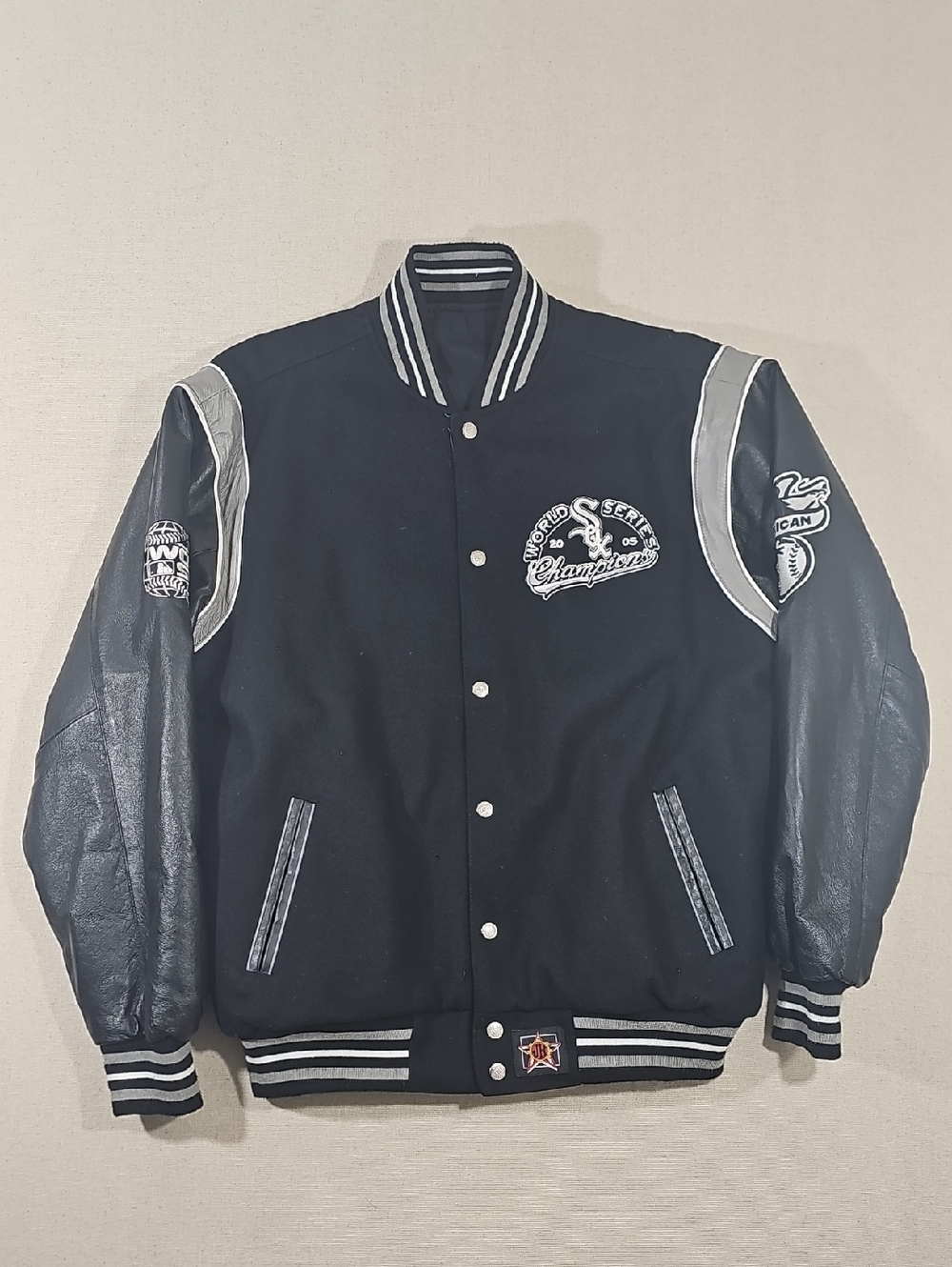 Chicago White Soxs Black Varsity Bomber Jacket with Silver Trim Reversible Large